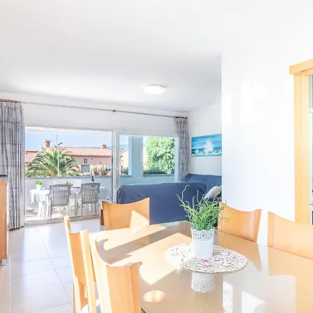 Modern With Private Terrace In Spain Hébergement de vacances Roses